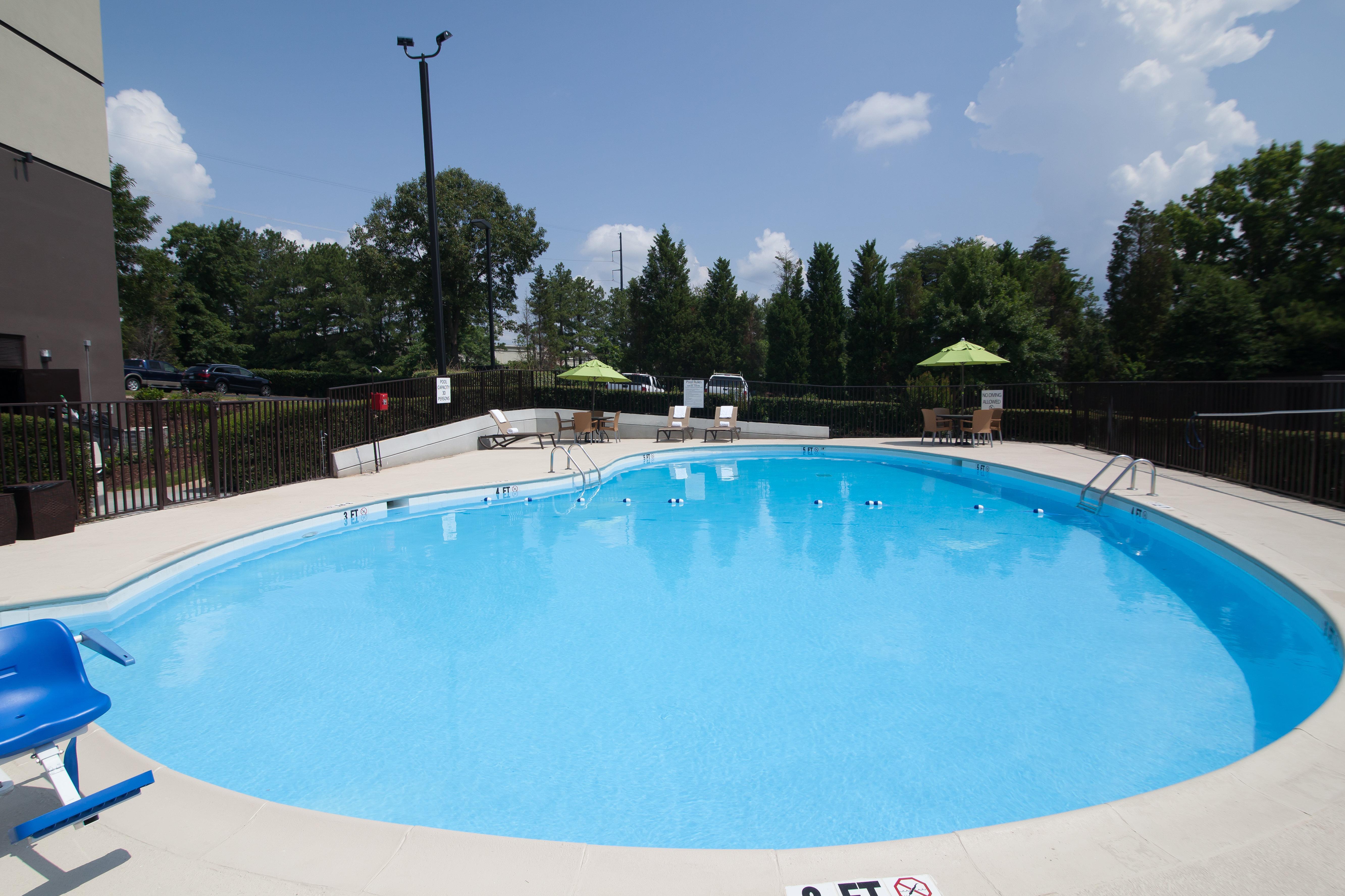 Holiday Inn Express Atlanta Galleria-Ballpark Area By Ihg Smyrna Esterno foto