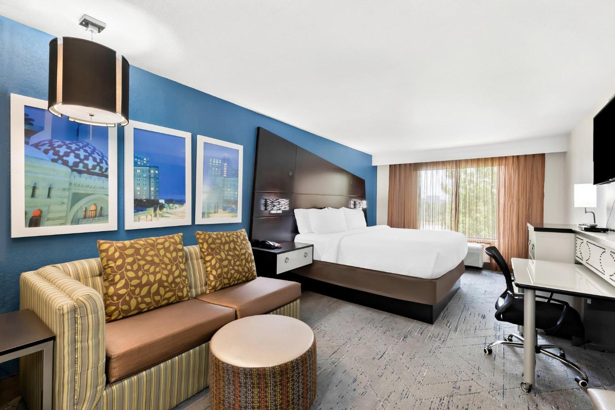 Holiday Inn Express Atlanta Galleria-Ballpark Area By Ihg Smyrna Esterno foto