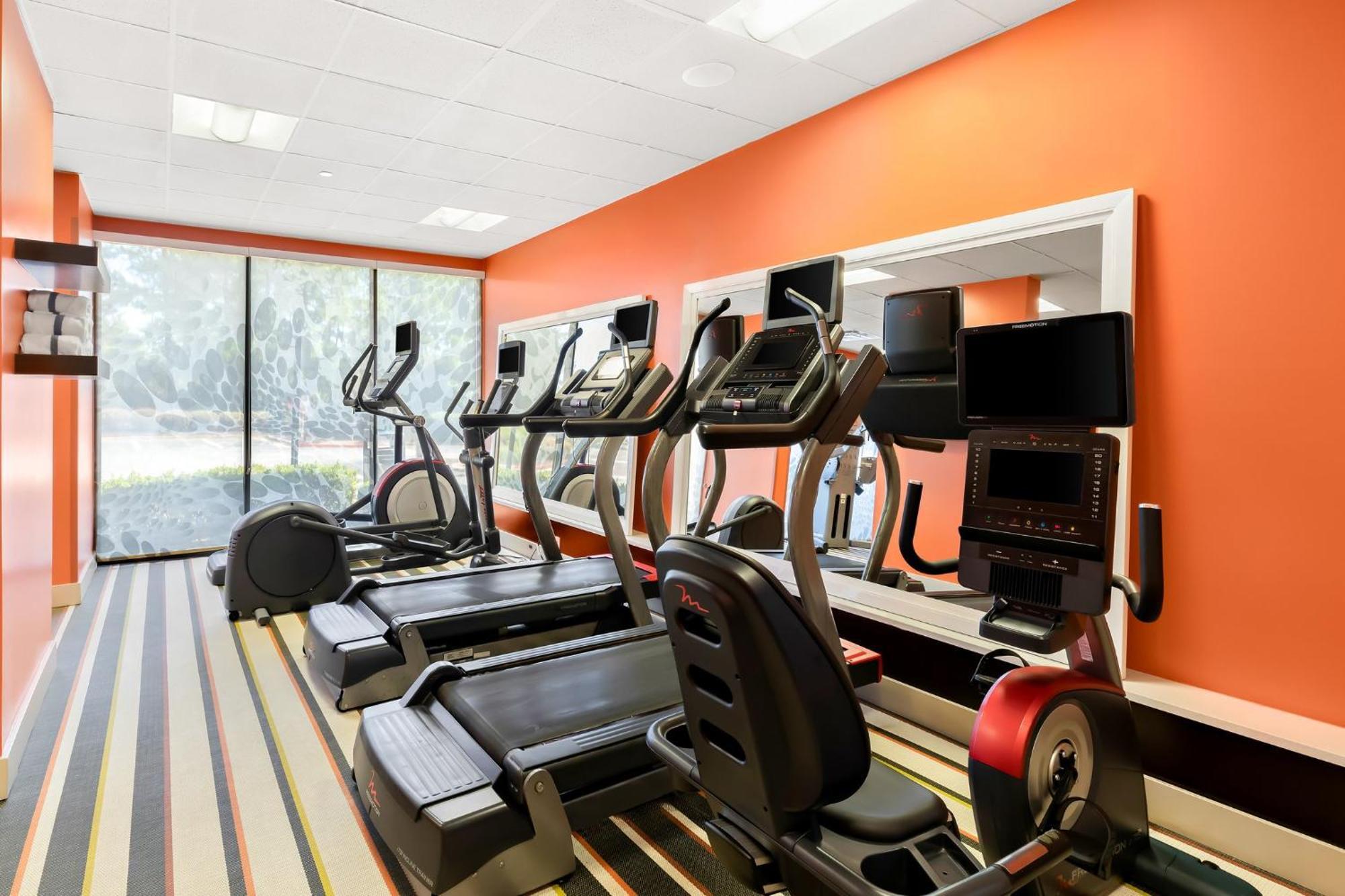 Holiday Inn Express Atlanta Galleria-Ballpark Area By Ihg Smyrna Esterno foto