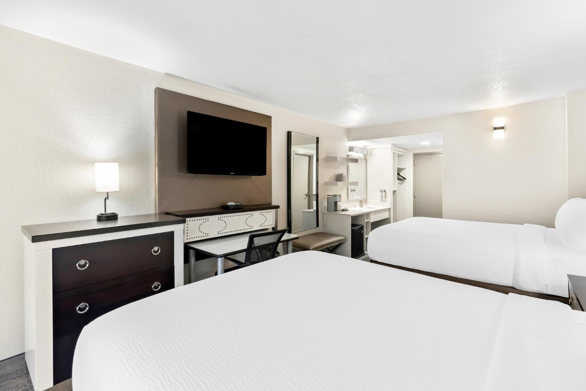 Holiday Inn Express Atlanta Galleria-Ballpark Area By Ihg Smyrna Esterno foto