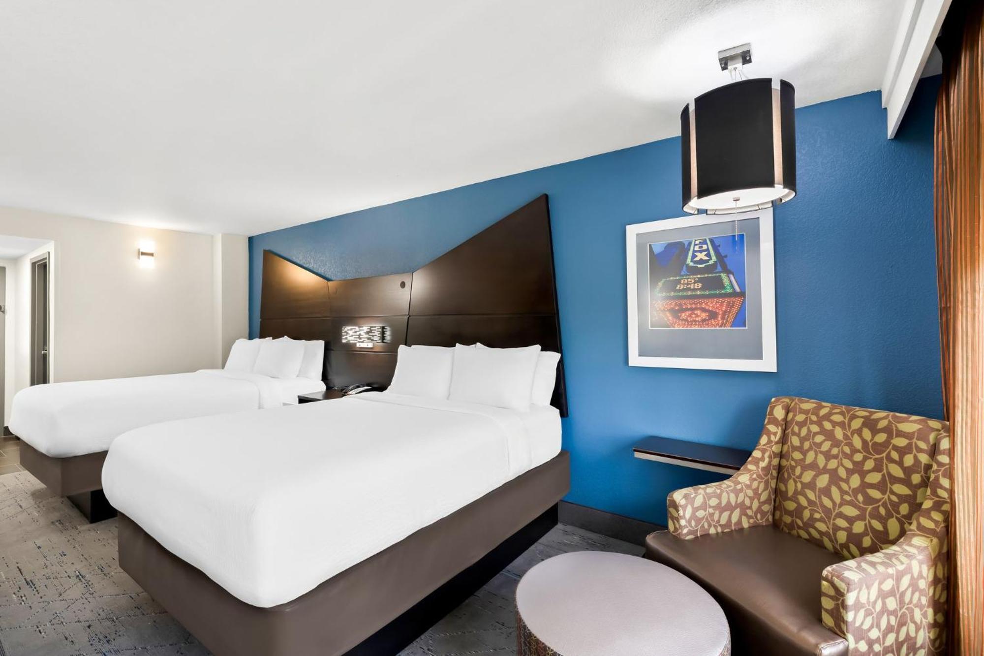 Holiday Inn Express Atlanta Galleria-Ballpark Area By Ihg Smyrna Esterno foto