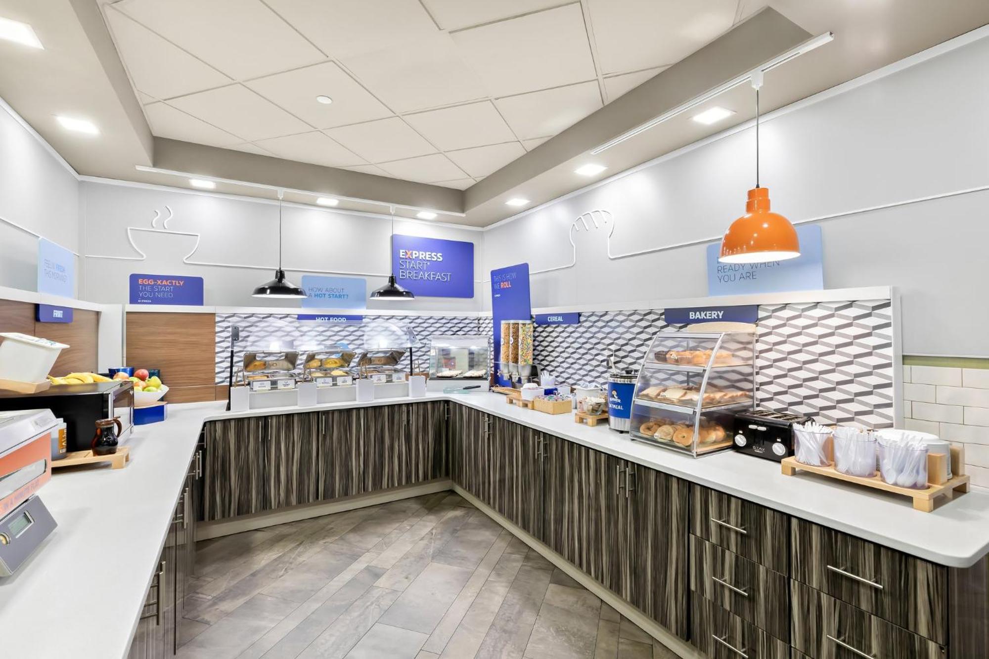 Holiday Inn Express Atlanta Galleria-Ballpark Area By Ihg Smyrna Esterno foto