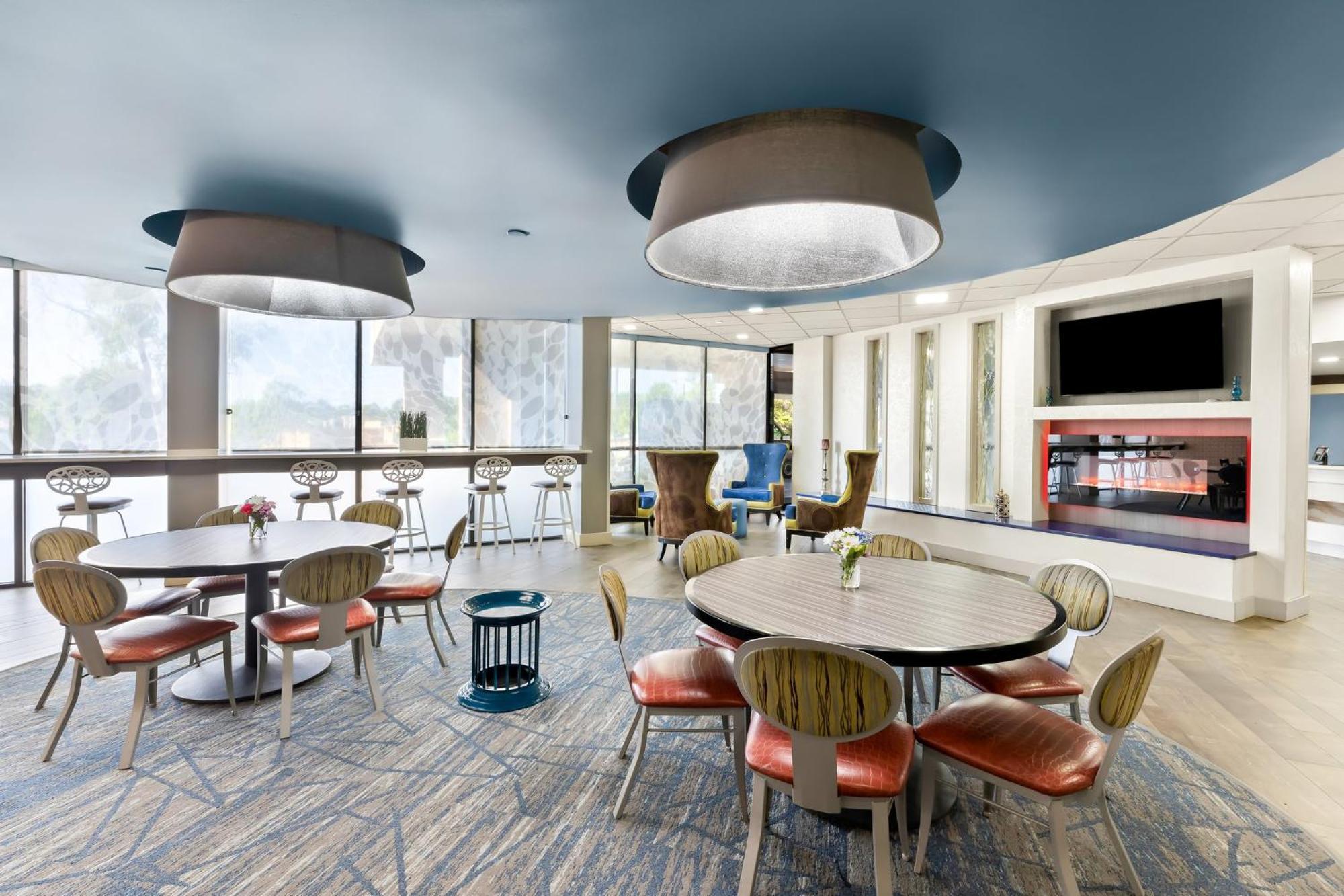 Holiday Inn Express Atlanta Galleria-Ballpark Area By Ihg Smyrna Esterno foto