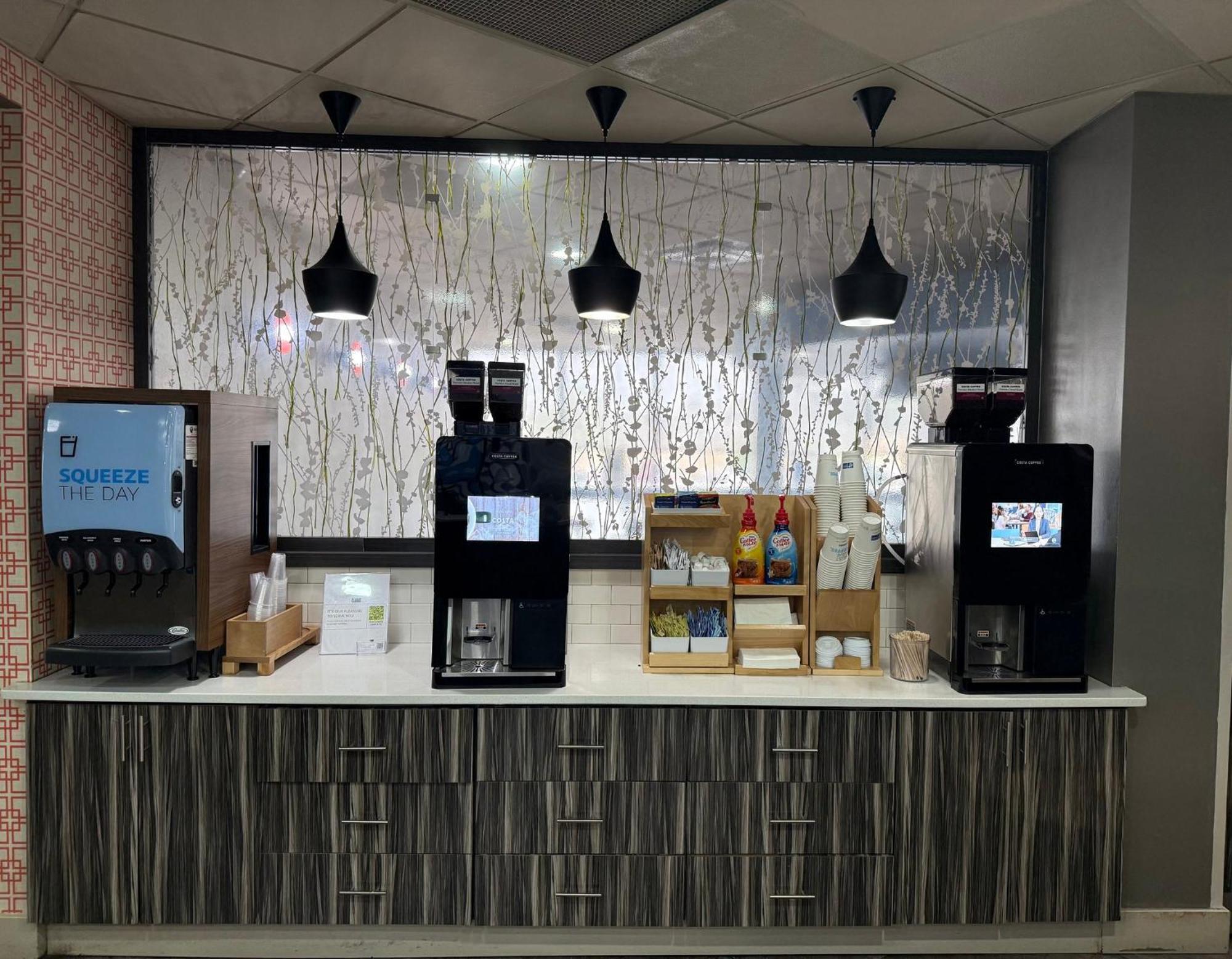 Holiday Inn Express Atlanta Galleria-Ballpark Area By Ihg Smyrna Esterno foto